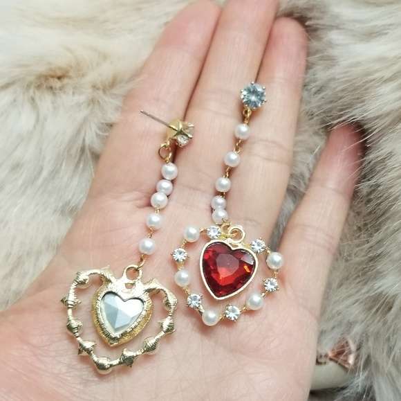 💎NEW💎 PARISIAN HEART DROP EARRINGS - Picture 7 of 8